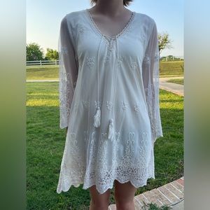 •A’Reve•Longsleeve•Lace Embroidered Cream White Dress•Sz LARGE